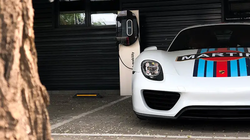 White Porsche with Martini vinyl wrap