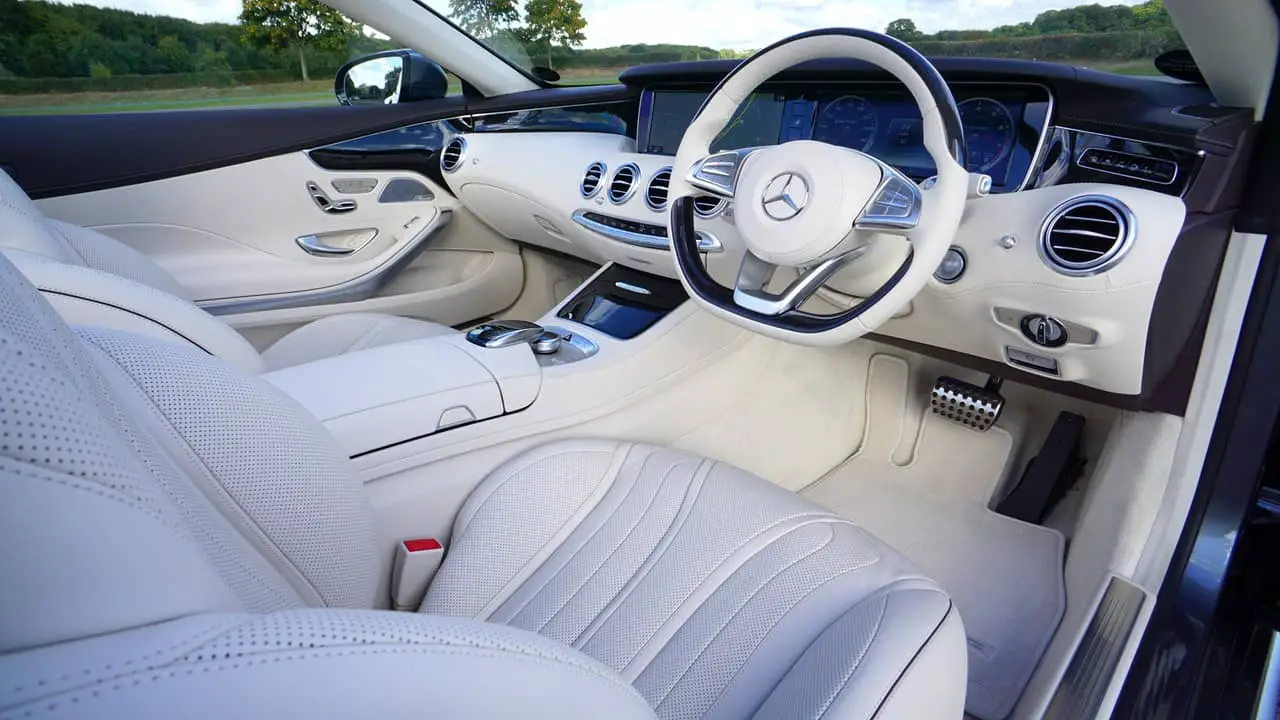 Mercedes Benz - MBUX - best technolgy in car