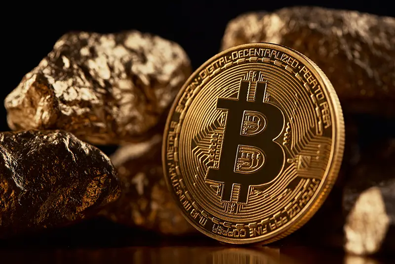 Goleden bitcoin on black background and gold lamps