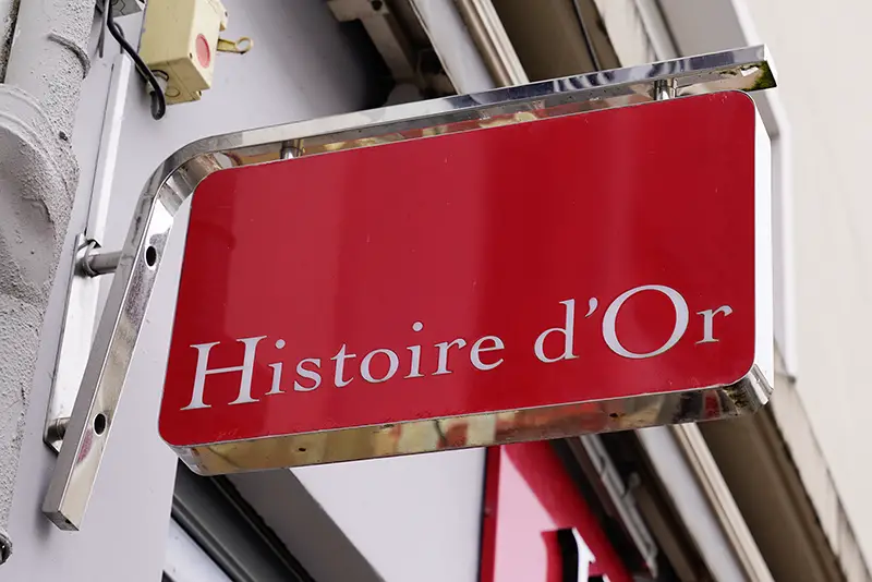 histoire d'or store logo commercial sign in the street for shop jewelry brand