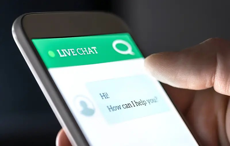 Customer service and support live chat with chatbot and automatic messages