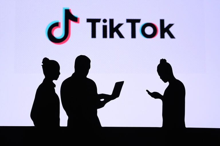 How To DM On TikTok [Plus 5 Best Practices On Sending Messages Within ...