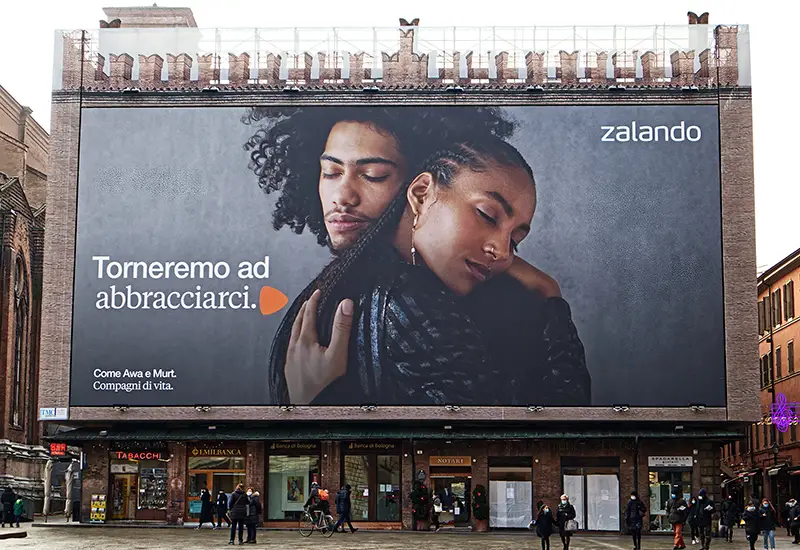 Led Billboard of Zalando, Torneremo ad
