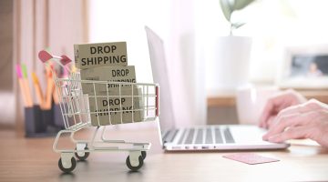 Cartons with DROPSHIPPING text