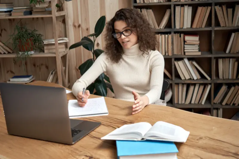 Yooung woman studying on online course