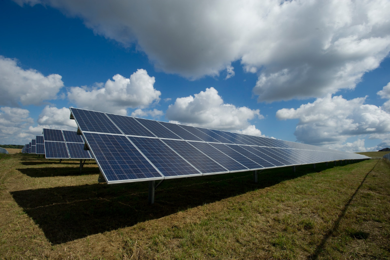 Solar panels om green field