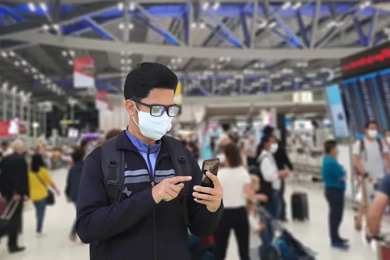 Asian men wear masks, protect against coronary viruses