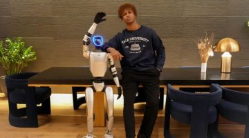 CEO Nathaneo Johnson with Robot [Series Rush]